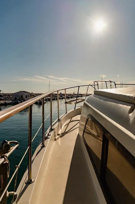 Hotel Yacht Our Alissa Premia De Mar
