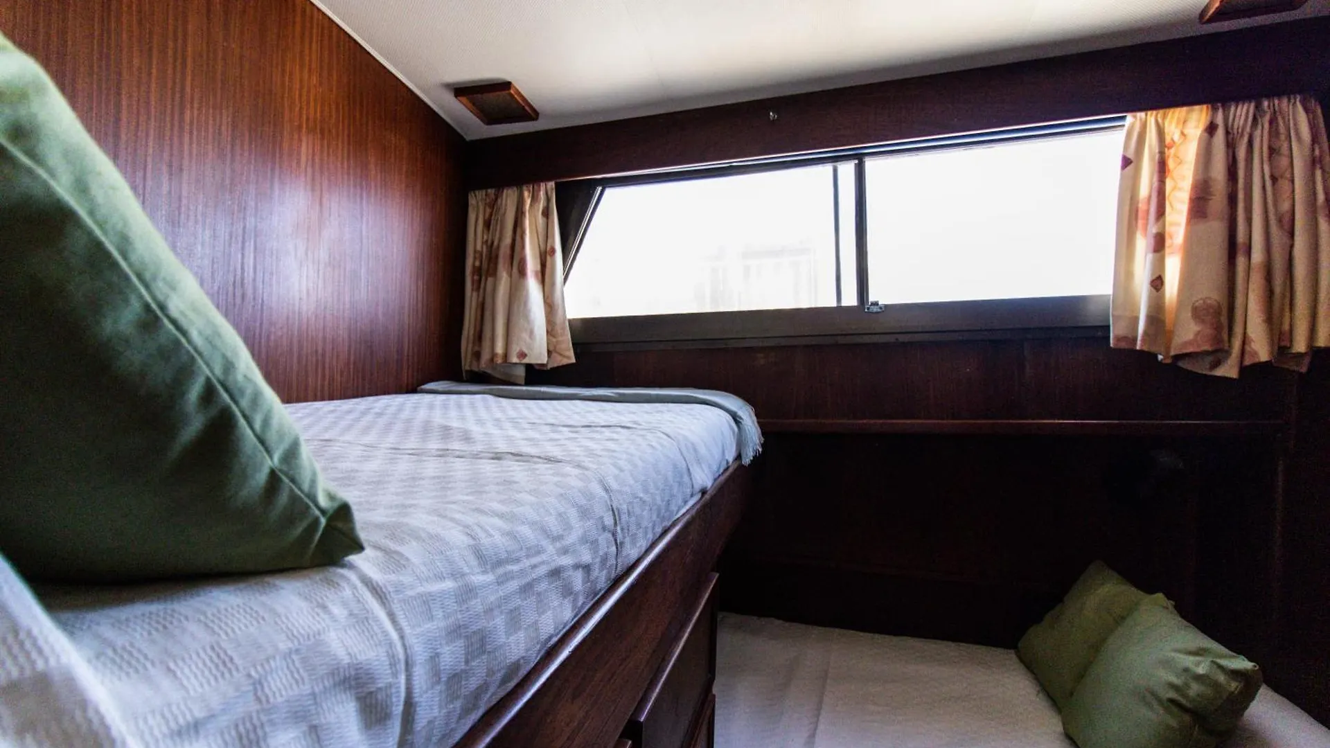 Hotel Yacht Our Alissa Premia De Mar 0*,  Spain
