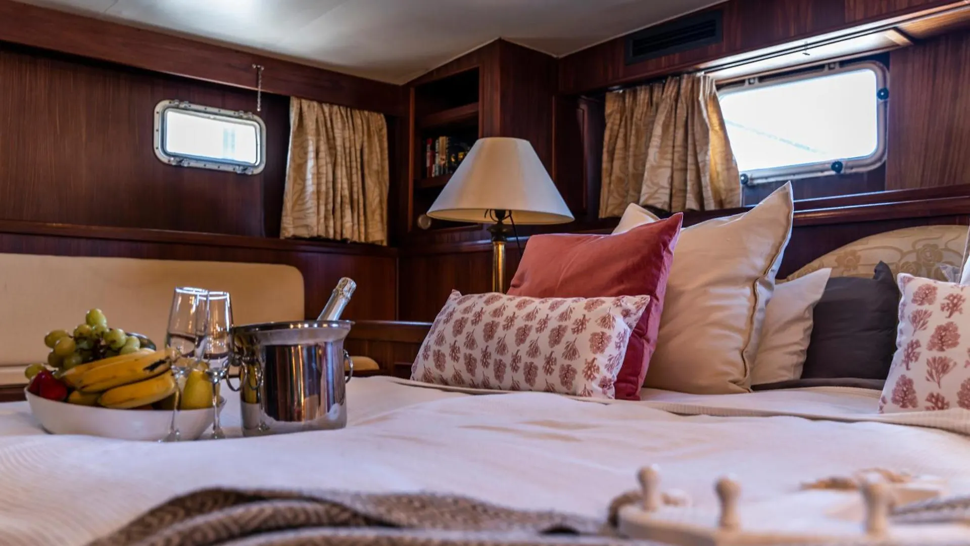 Hotel Yacht Our Alissa Premia De Mar 0*,  Spain